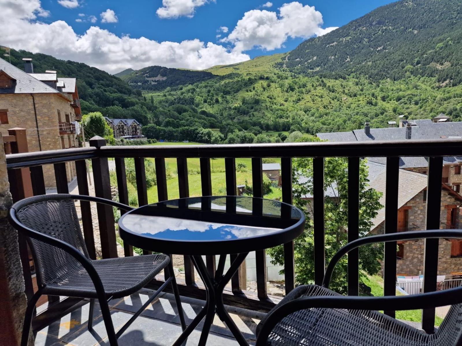 Apartamento Acogedor Con Vistas Taull Exterior photo